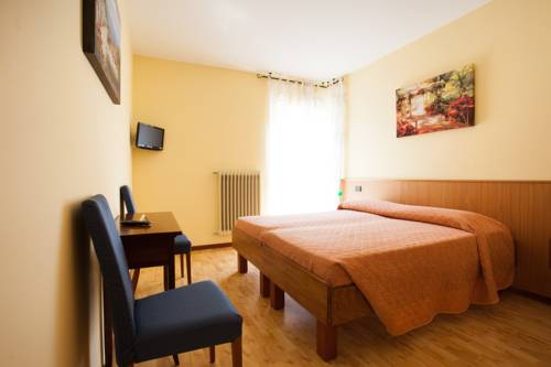 Imagen de la habitación del Hotel Vezzano. Foto 14