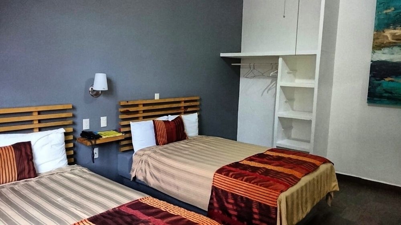 Imagen de la habitación del Hotel Vf. Foto 12