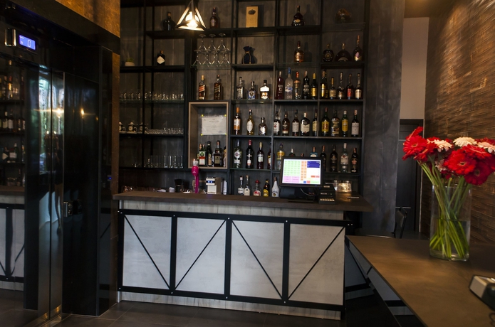 Imagen del bar/restaurante del Hotel Vh Premier As Tirana. Foto 2