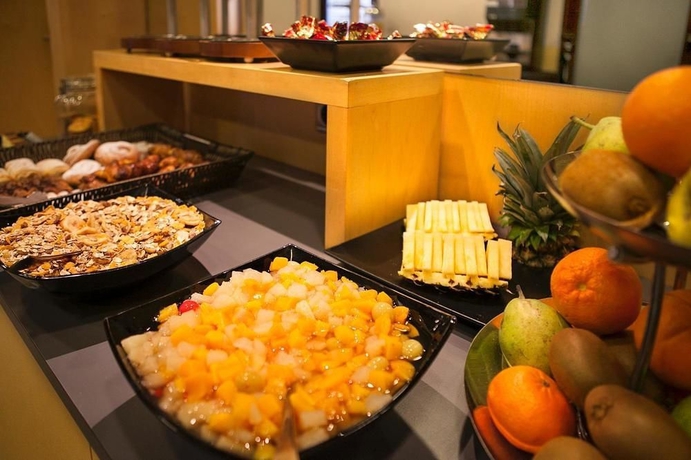 Imagen del bar/restaurante del Hotel Via Augusta. Foto 4