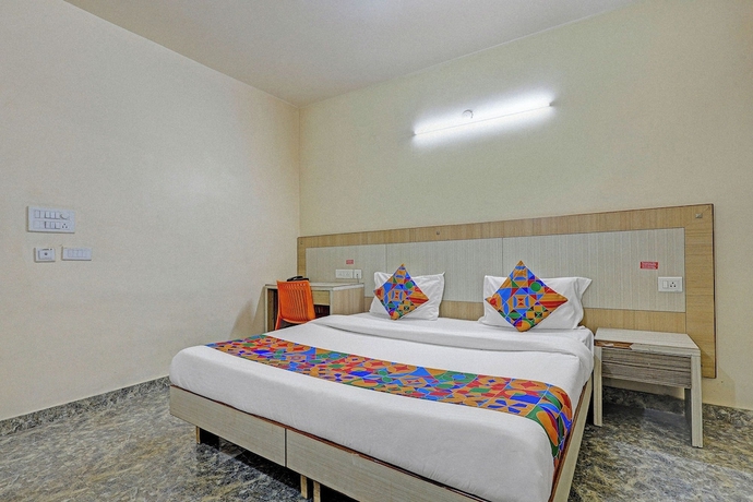 Imagen de la habitación del Hotel Via Crown Inn I. Foto 2
