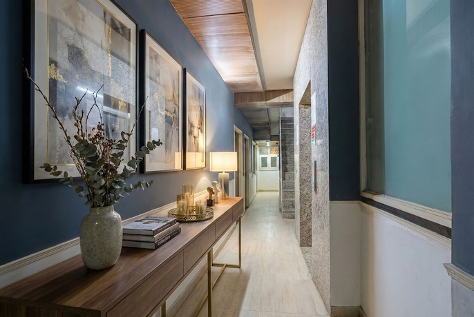 Imagen de los interiores del Hotel Via Crown Inn I. Foto 13