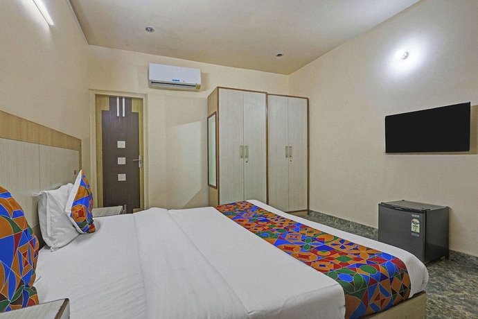 Imagen de la habitación del Hotel Via Crown Inn I. Foto 4