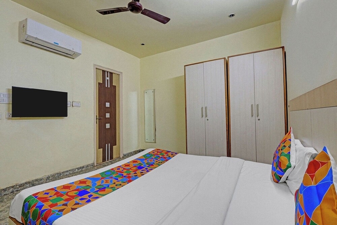 Imagen de la habitación del Hotel Via Crown Inn I. Foto 6