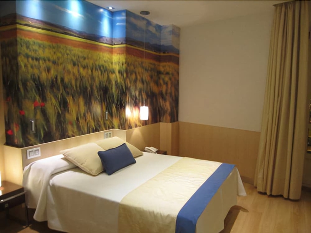 Imagen de la habitación del Hotel Via Gotica. Foto 3