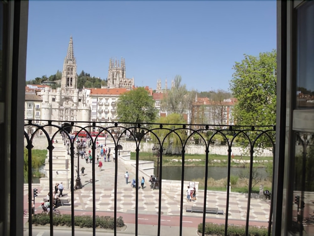 Imagen de la habitación del Hotel Via Gotica. Foto 11