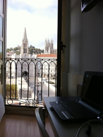 Imagen de la habitación del Hotel Via Gotica. Foto 12