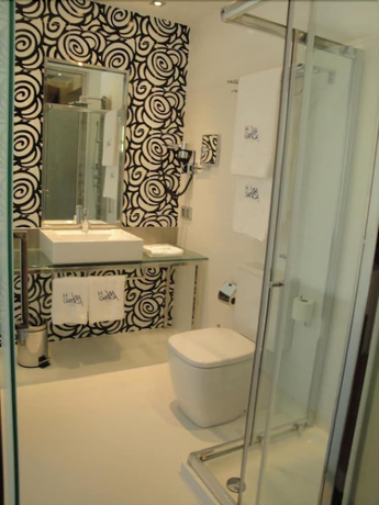 Imagen de la habitación del Hotel Via Gotica. Foto 16