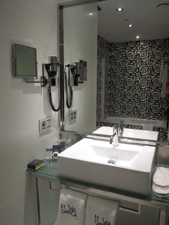 Imagen de la habitación del Hotel Via Gotica. Foto 17