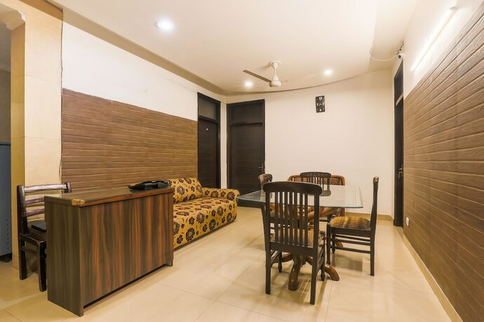 Imagen general del Hotel Via Hemkunt Mansion - Nr Noida Sector-15 Metro. Foto 1