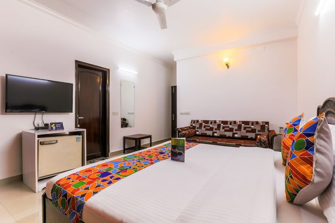 Imagen general del Hotel Via Hemkunt Mansion - Nr Noida Sector-15 Metro. Foto 3