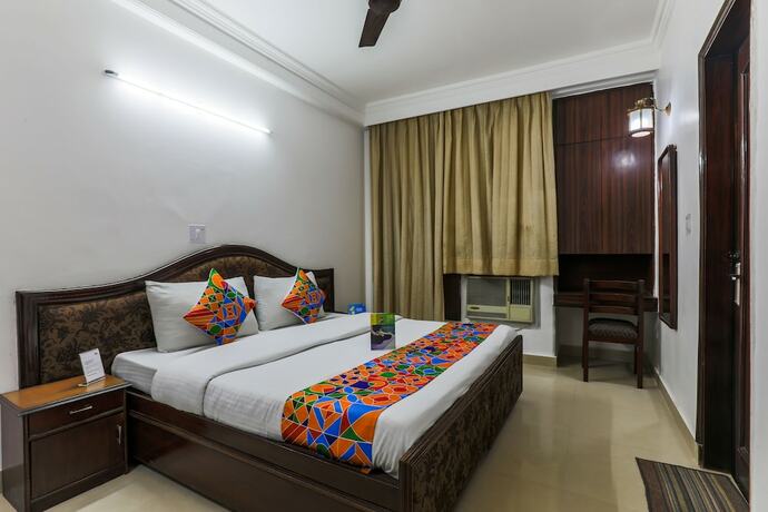 Imagen de la habitación del Hotel Via Hemkunt Mansion - Nr Noida Sector-15 Metro. Foto 19