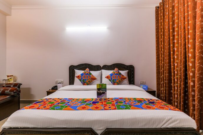 Imagen general del Hotel Via Hemkunt Mansion - Nr Noida Sector-15 Metro. Foto 12