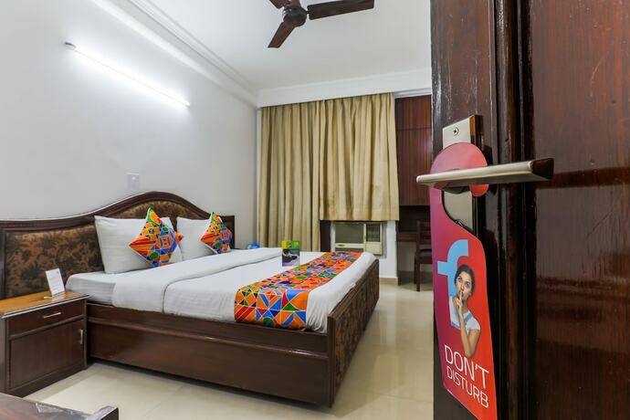 Imagen general del Hotel Via Hemkunt Mansion - Nr Noida Sector-15 Metro. Foto 14