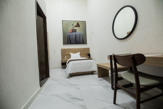 Imagen de la habitación del Hotel Via Real. Foto 13