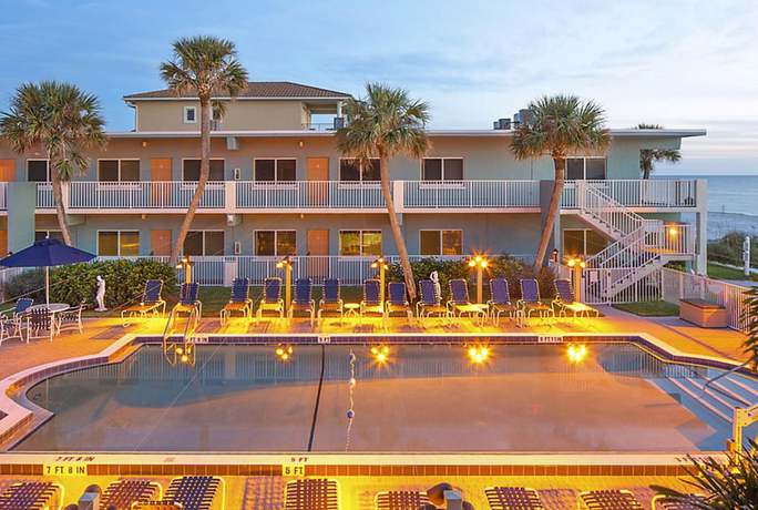 Imagen de la piscina del Hotel Via Roma Beach Resort. Foto 18