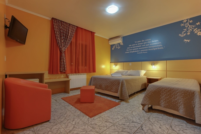 Imagen de la habitación del Hotel Via Serena. Foto 12