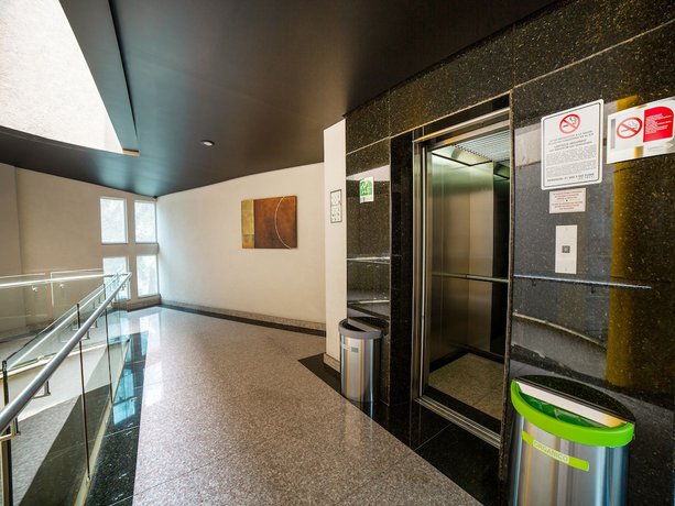 Imagen de los interiores del Hotel V&iacute;a La Villa. Foto 18