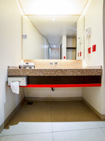 Imagen de la habitación del Hotel V&iacute;a La Villa. Foto 15