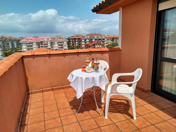 Imagen de los exteriores del Hotel Viadero. Foto 11