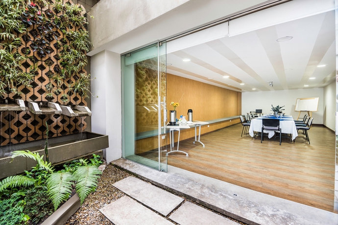 Imagen de los interiores del Hotel Viaggio Nueve Trez Suites. Foto 16