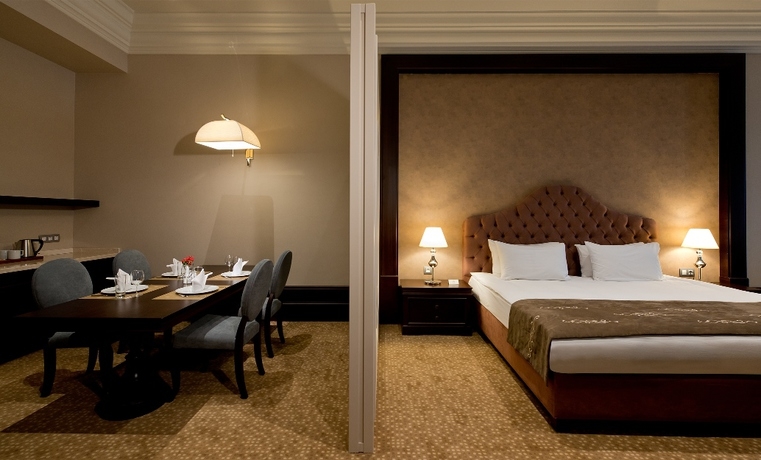 Imagen de la habitación del Hotel Vialand Palace. Foto 3