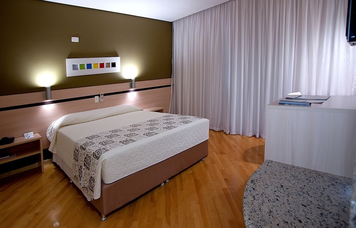 Imagen de la habitación del Hotel Viale Cataratas. Foto 2