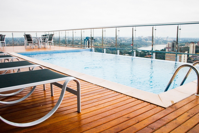 Imagen de la piscina del Hotel Viale Tower. Foto 16