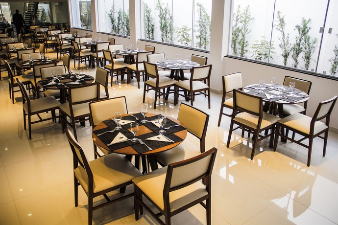 Imagen del bar/restaurante del Hotel Viale Tower. Foto 5