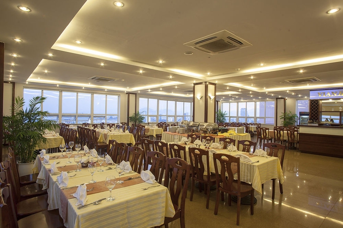 Imagen del bar/restaurante del Hotel Vian and Spa Da Nang. Foto 2