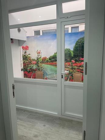 Imagen de los interiores del Hotel Viana Rooms. Foto 9