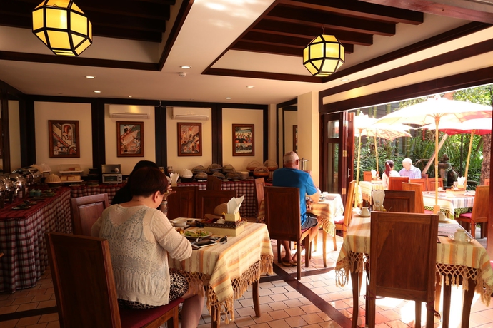 Imagen del bar/restaurante del Hotel Viang Thapae Resort. Foto 1