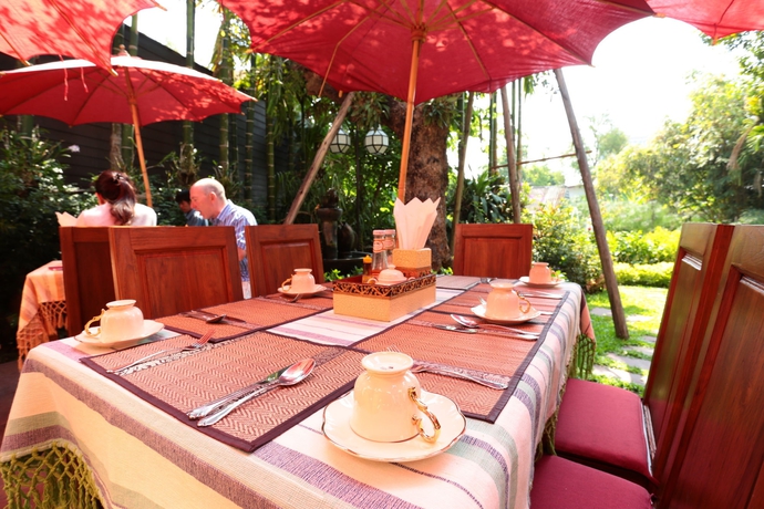 Imagen del bar/restaurante del Hotel Viang Thapae Resort. Foto 2