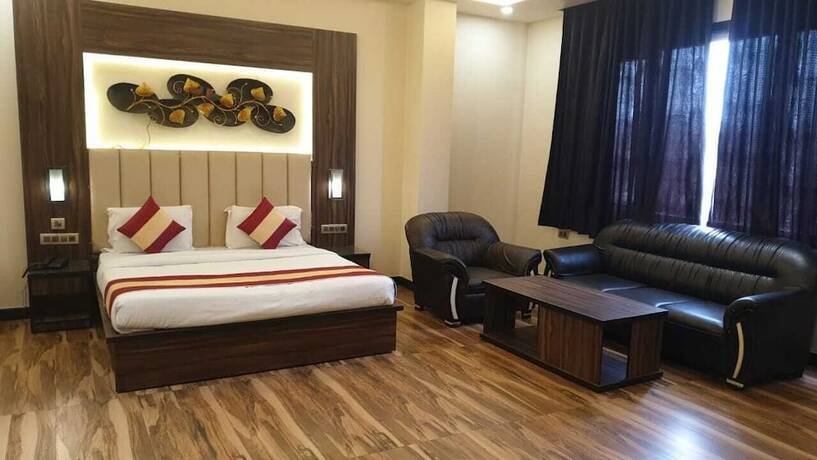 Imagen de la habitación del Hotel Vibharaj Palace. Foto 13