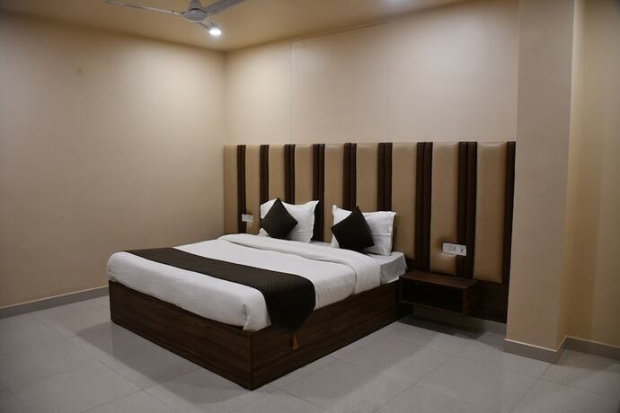 Imagen de la habitación del Hotel Vibharaj Palace. Foto 15