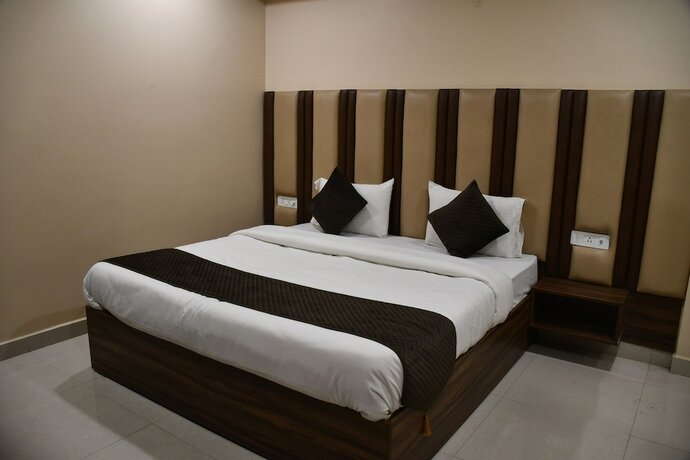 Imagen de la habitación del Hotel Vibharaj Palace. Foto 17