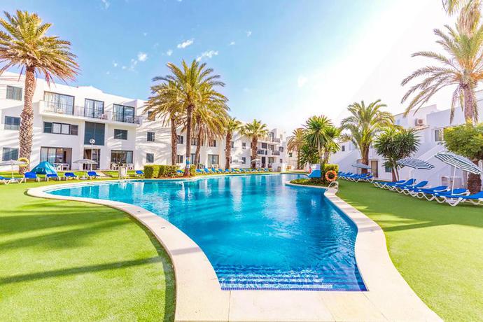 Imagen de la piscina del Hotel Vibra Blanc Cottage Apartamentos. Foto 9