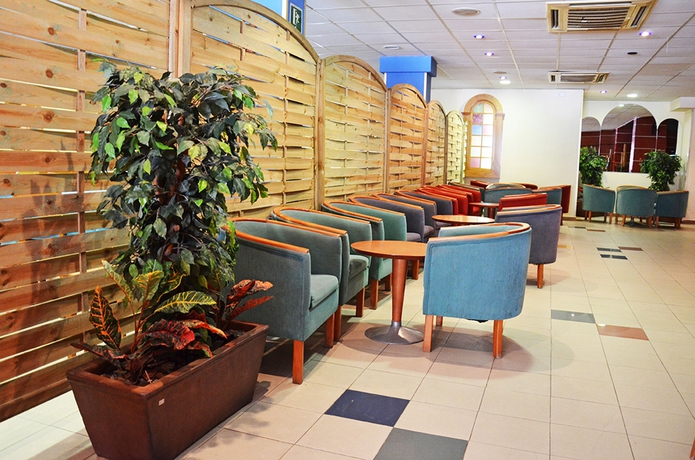 Imagen de los interiores del Hotel Vibra Cala Tarida. Foto 8