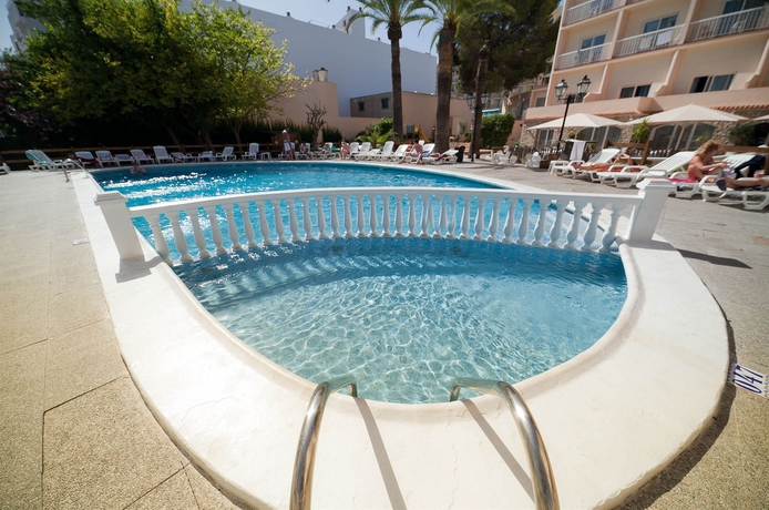 Imagen de la piscina del Hotel Vibra Marco Polo I - Adults Only. Foto 14