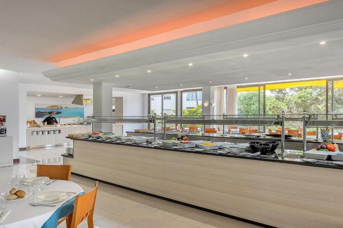 Imagen del bar/restaurante del Hotel Vibra Riviera. Foto 2