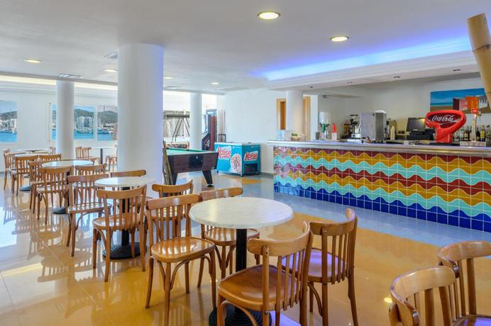 Imagen del bar/restaurante del Hotel Vibra San Remo. Foto 3