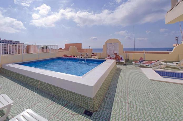 Imagen de la piscina del Hotel Vibra Vila. Foto 17