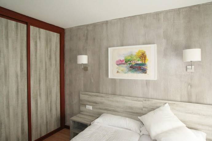 Imagen de la habitación del Hotel Viccar. Foto 8