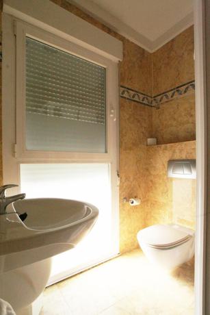 Imagen de la habitación del Hotel Viccar. Foto 17
