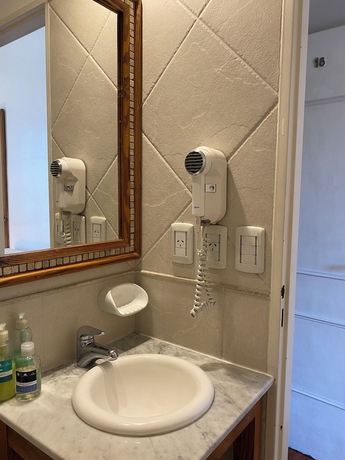 Imagen de la habitación del Hotel Vicente Lopez. Foto 4