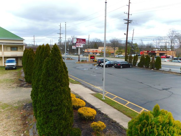 Imagen de los exteriores del Hotel Vicenza, South Brunswick. Foto 12