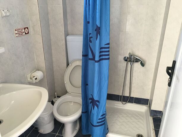 Imagen de la habitación del Hotel Vicky Rooms. Foto 23