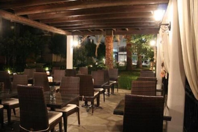 Imagen del bar/restaurante del Hotel Vicky, Tasos. Foto 3