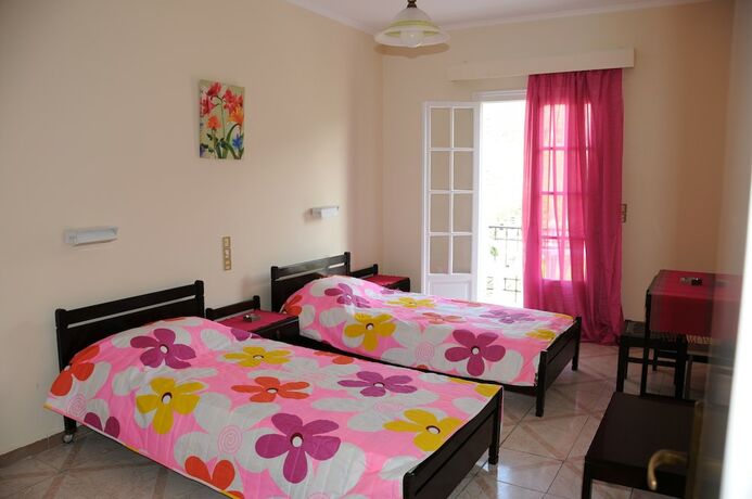 Imagen de la habitación del Hotel Vicky\'s Garden. Foto 18