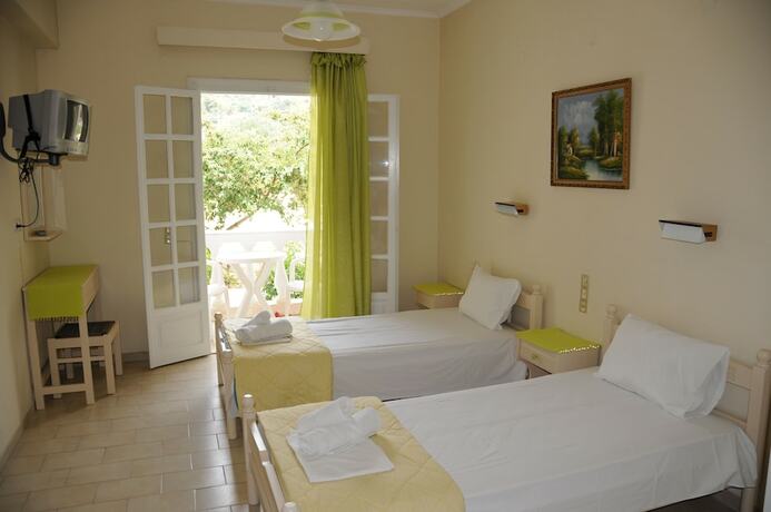 Imagen de la habitación del Hotel Vicky\'s Garden. Foto 20